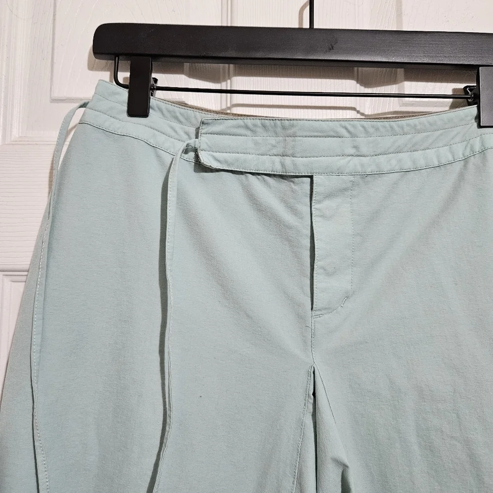 Athleta Mint Green Capris Size S